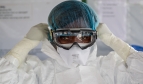 Ebola Personal Protective Equipment - Photo:UNMEER/Martine Perret - Creative Commons