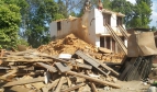 Des maisons en ruines au  Nepal