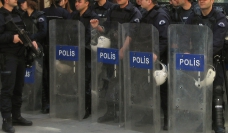 Image of riot police 