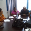 SOLSICO en consultation avec l'agent de promotion de la santé de l'OMS en RDC